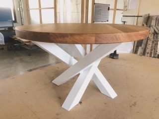 Konferenční stůl Stuttgart s podnožemi v bílém matu. 🌳👌